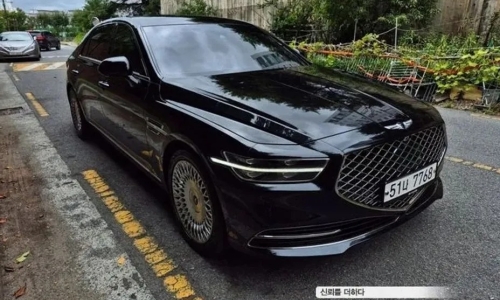 Genesis G90